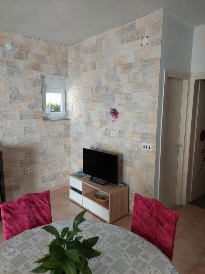 Apartman Lucija Seline ภายนอก รูปภาพ