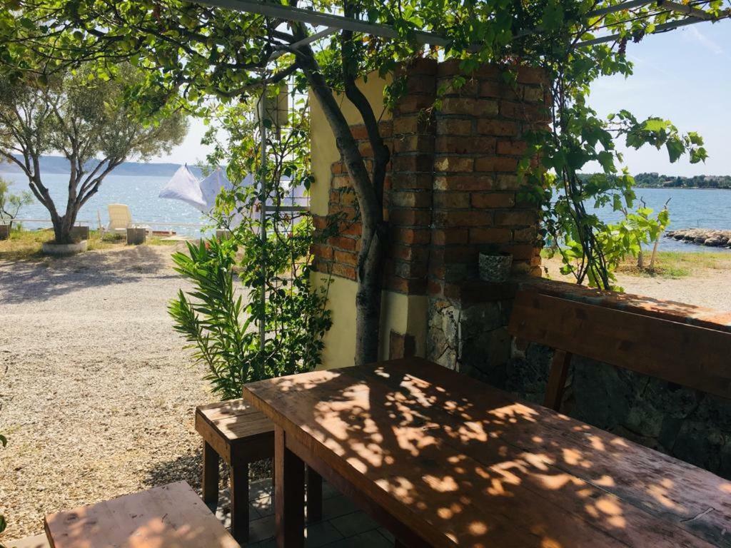Apartman Lucija Seline ภายนอก รูปภาพ